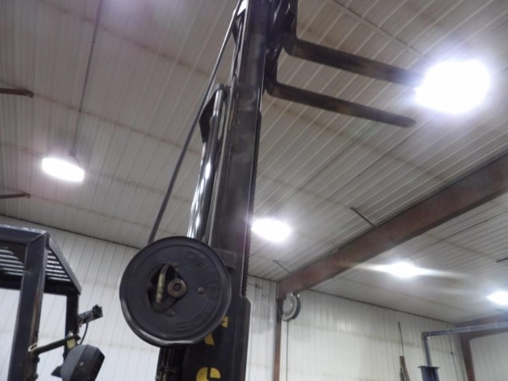 hyster-50-fork-lift-5250lb-lifting-cap,-187in.-ht-image-13