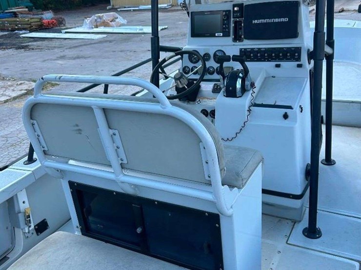 2007-boston-whaler-boat-w/-dual-200hp-mercury-optimax-image-7