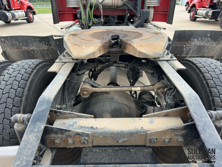 2016-kenworth-t440-image-9