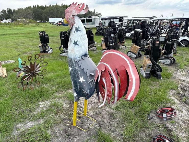 large-metal-rooster-lawn-art-image-2