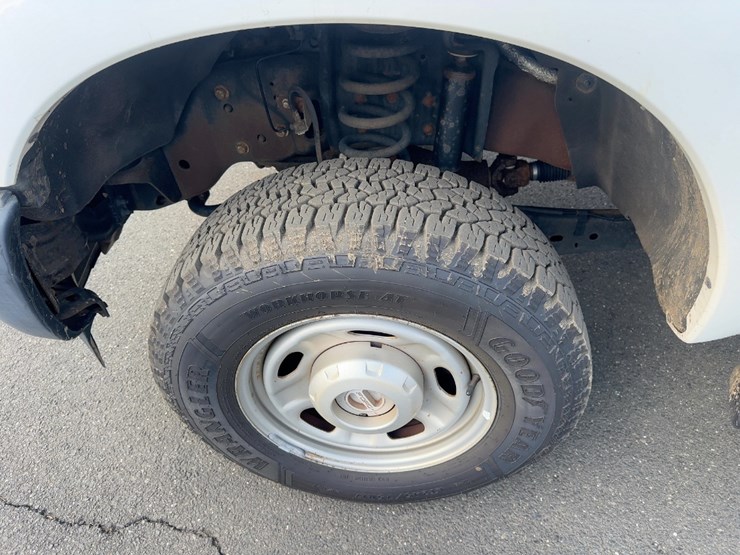 2016-ford-f250-xl-image-11