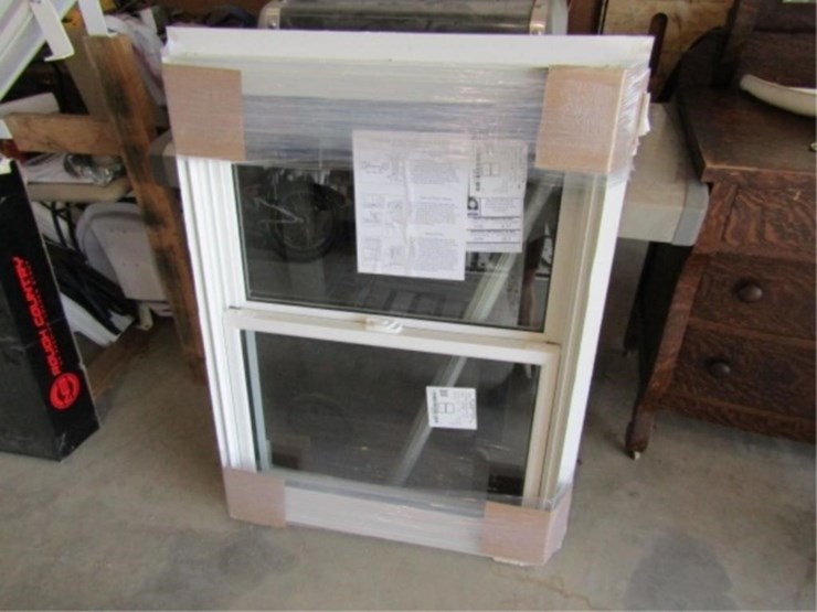hayfield-single-hung-vinyl-window-new-29.75x40.25-image-9
