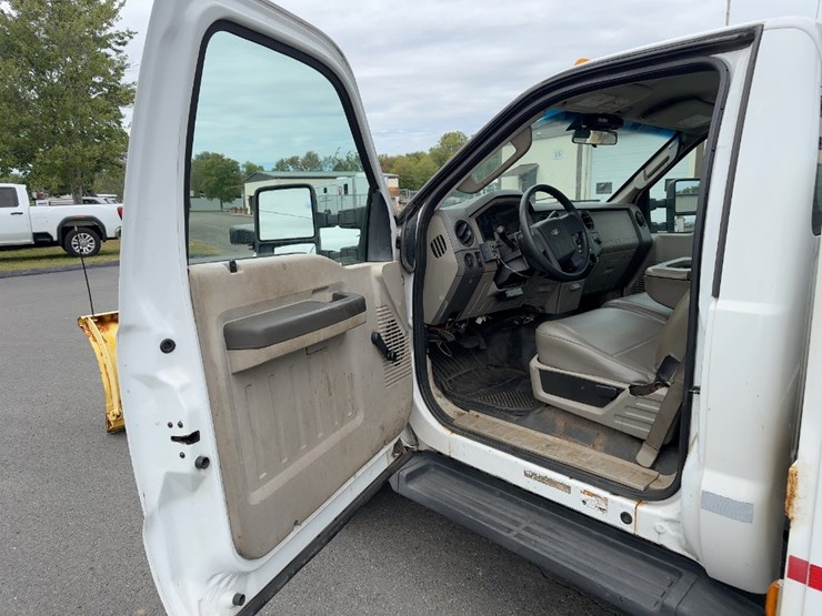 2008-ford-f550-xl-image-28