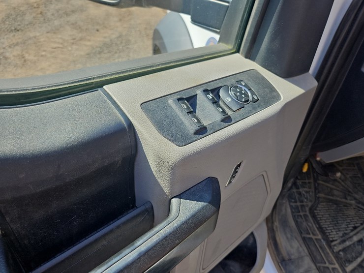 2019-ford-f550-xl-image-35