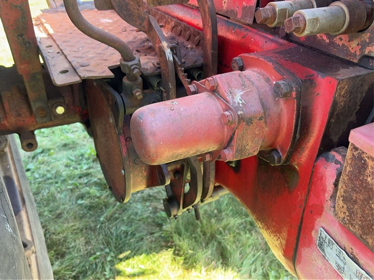 massey-ferguson-444-image-27