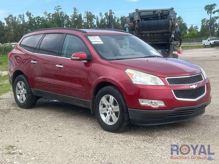 2012-chevrolet-traverse-ltz-image-2