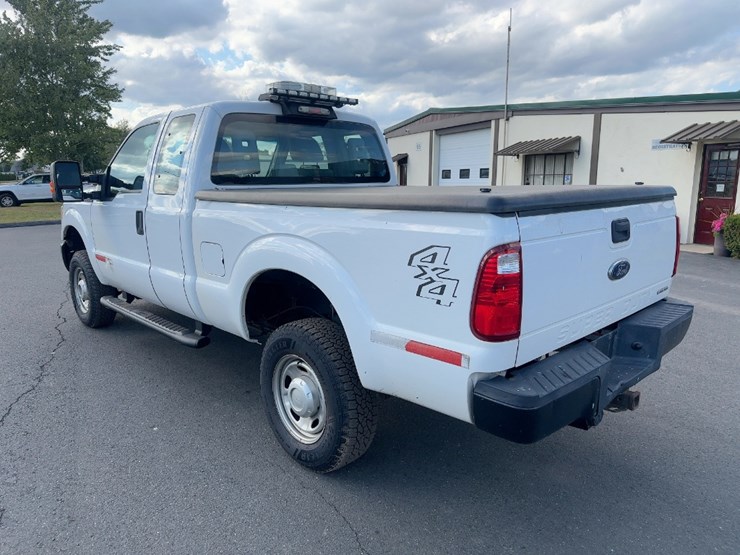 2016-ford-f250-xl-image-3