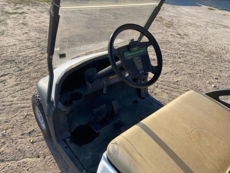 club-car-golf-cart-w/canopy,-front-windshield,-image-15