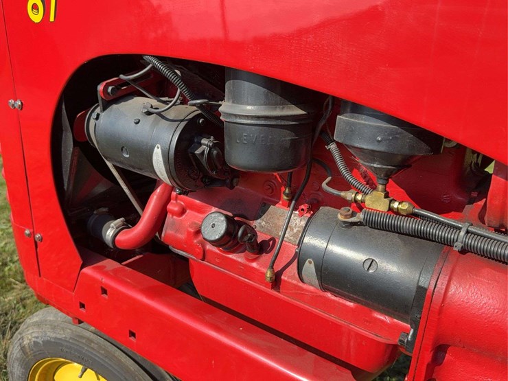 massey-ferguson-81-image-41