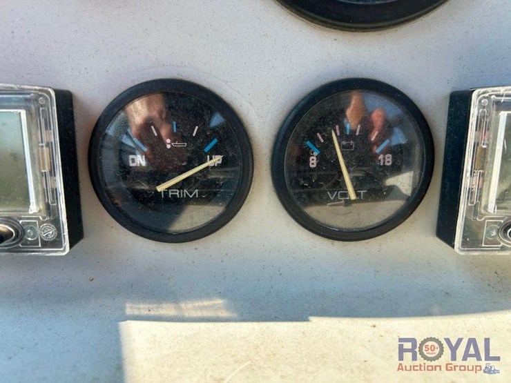 2007-boston-whaler-boat-w/-dual-200hp-mercury-optimax-image-39