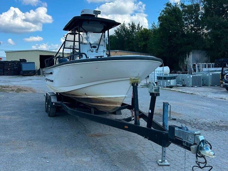 2007-boston-whaler-boat-w/-dual-200hp-mercury-optimax-image-2