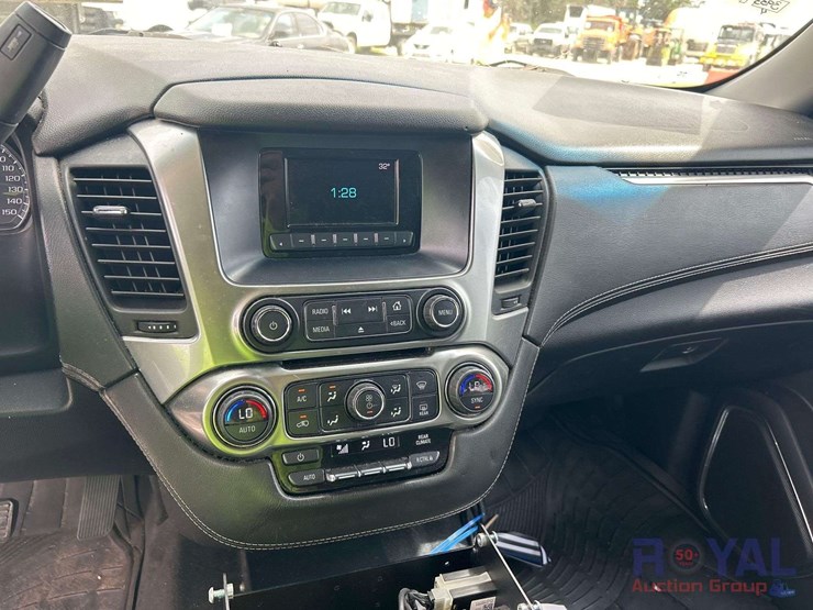 2016-chevrolet-tahoe-image-15