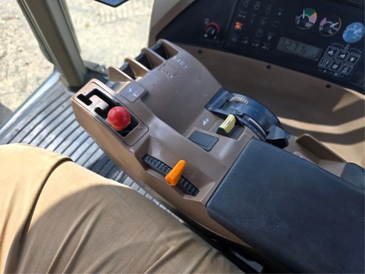 john-deere-8100-image-26