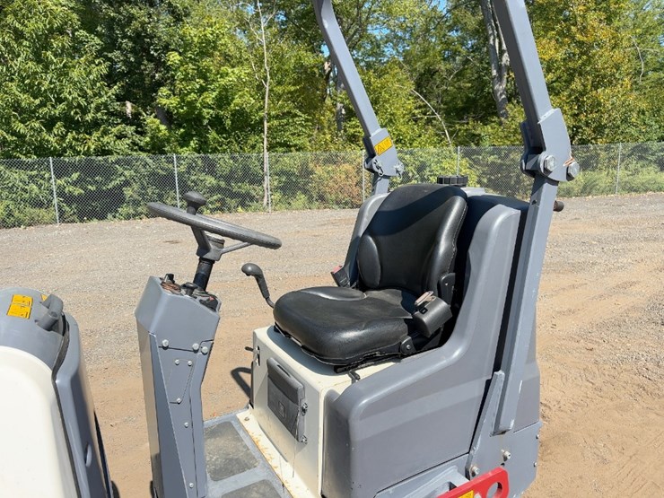 2019-dynapac-cc900g-image-16