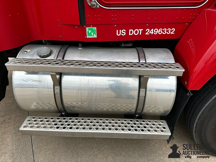 2015-kenworth-t440-image-10