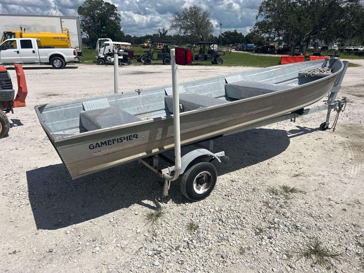 1989-14ft.-gamefisher-aluminum-jon-boat-with-trailer-image-3