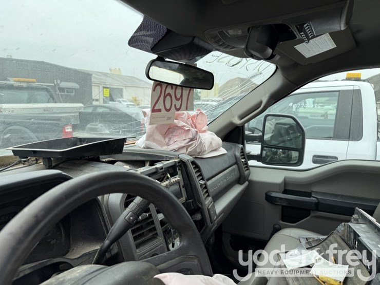 2020-ford-f250-xl-image-19