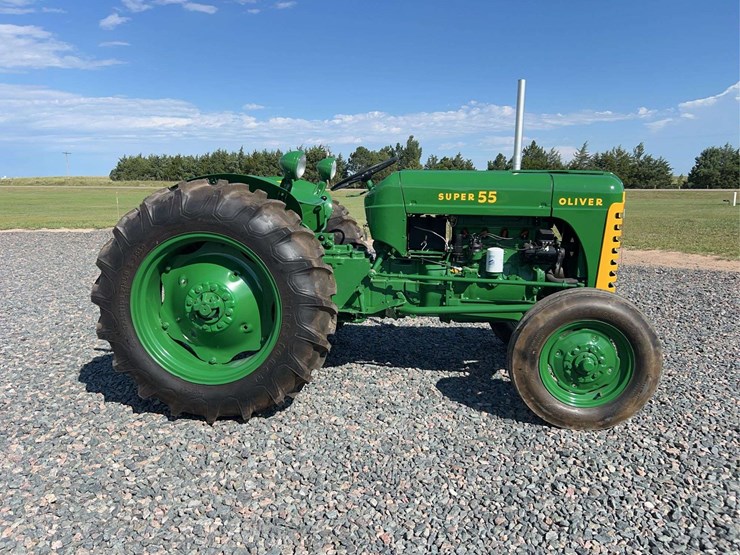1955-oliver-super-55-image-2