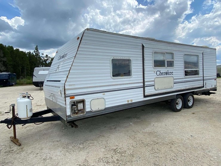2004-cherokee-lite-28a-30ft-t/a-travel-trailer-image-1