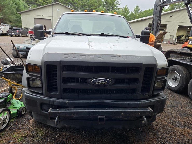 2010-ford-f550-image-8