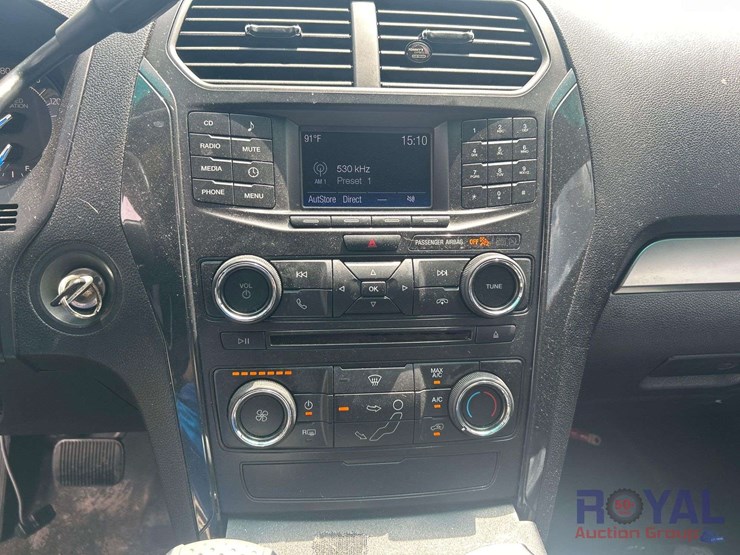 2016-ford-explorer-image-15