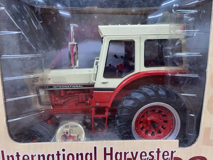 1/16-ih-1066-5-millionth-collector-nib-ertl-image-7
