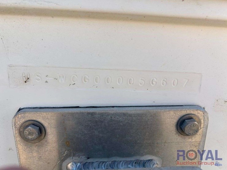 2007-boston-whaler-boat-w/-dual-200hp-mercury-optimax-image-19
