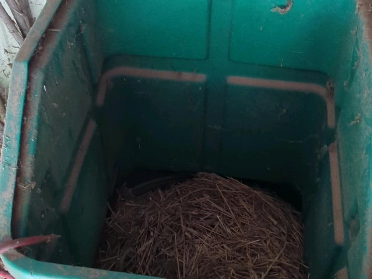 wic-electric-bedding-chopper
wic-jic-electric-bedding-/-silage-chopper/blower-with-hopper-and-blower-pipe-image-7