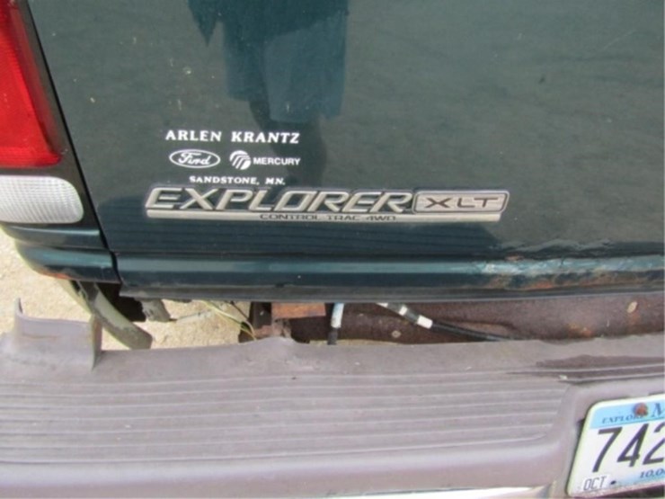 1997-ford-explorer-xlt-image-13