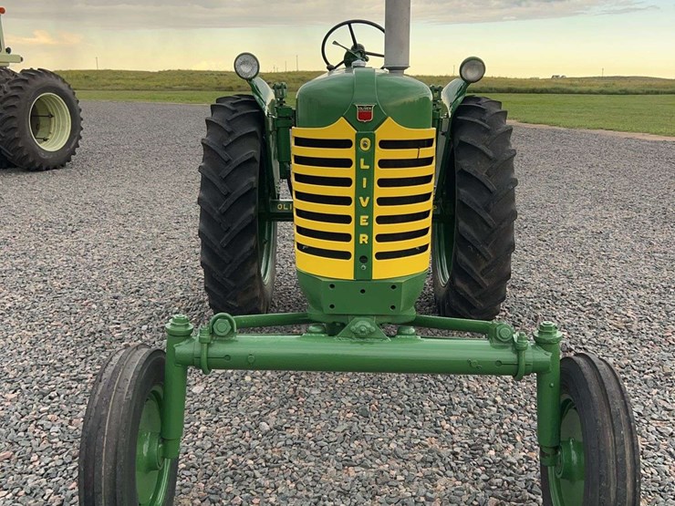 1955-oliver-super-77-image-8