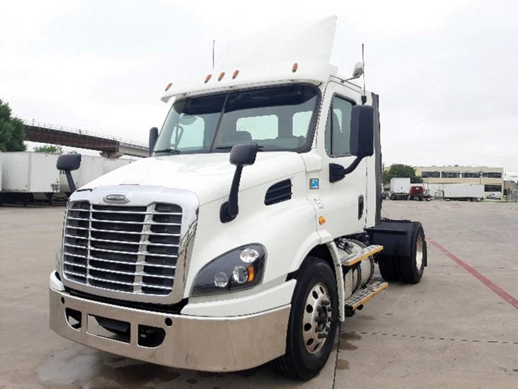 2017-freightliner-cascadia-113-image-1