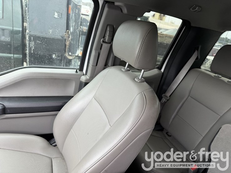 2020-ford-f150-image-10