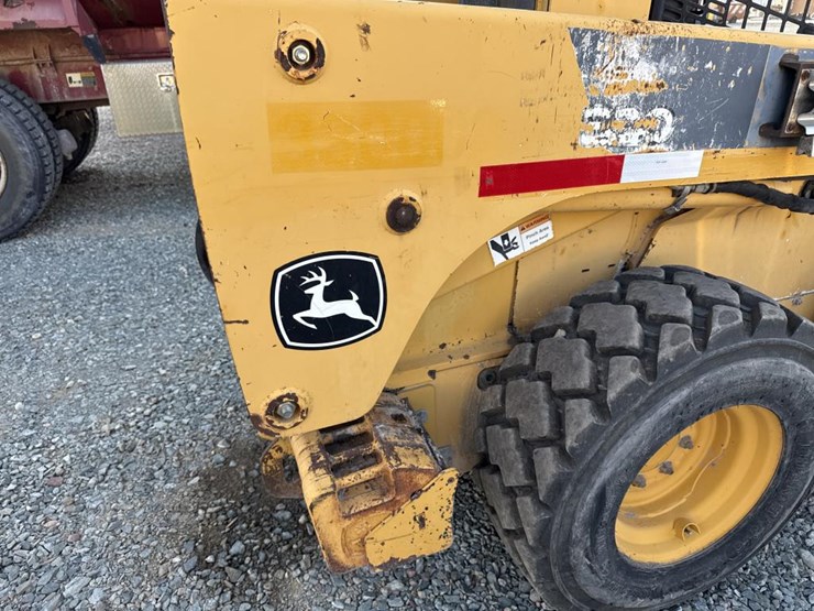 2008-deere-320-image-30
