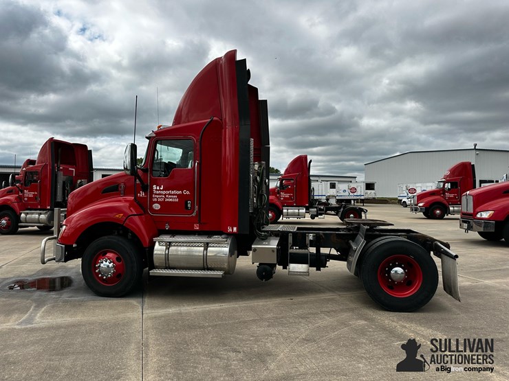 2015-kenworth-t440-image-8