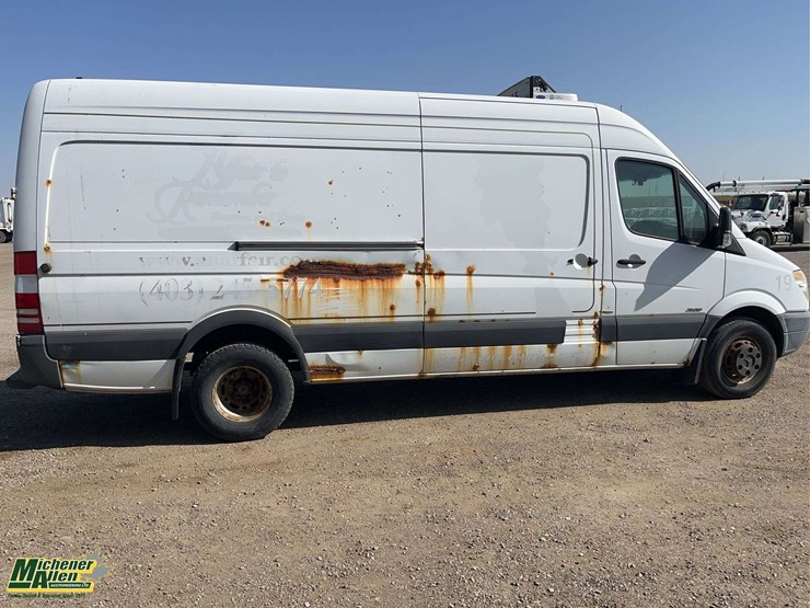 2010-mercedes-benz-sprinter-3500-image-5