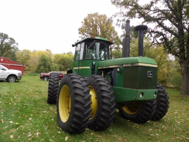 1981-john-deere-8440-image-71