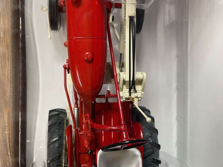 1/16-farmall-560-cub-w/loader-2013-pork-expo-nib-sc-image-8