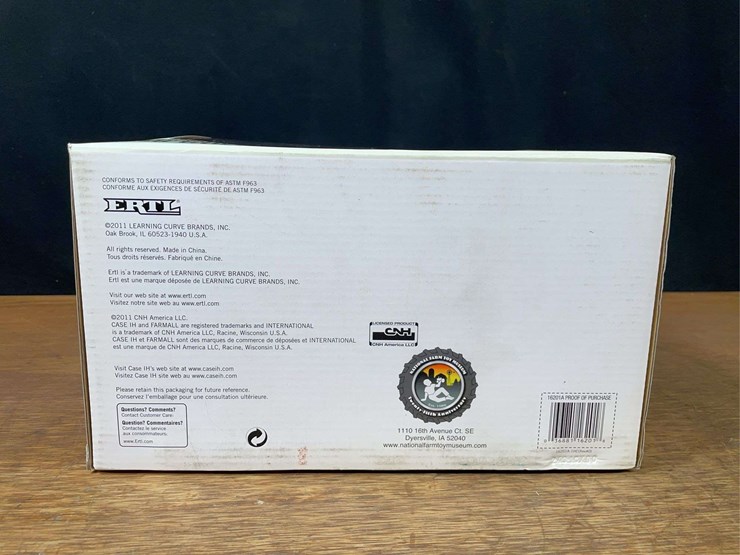 1/16-ih-656-gold-demonstrator-2011-nftm-nib-ertl-image-6