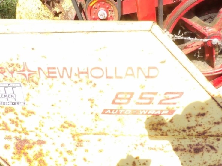 new-holland-852-image-6