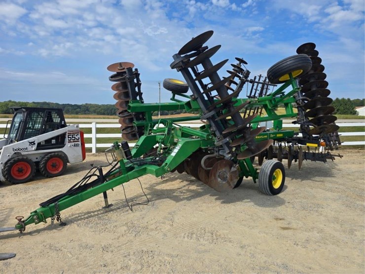john-deere-637-image-1