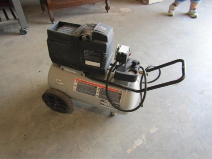 air-america-12gal.-4-hp-air-compressor-110v-image-8