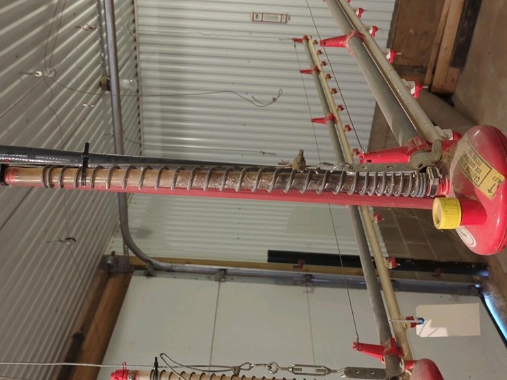(2)-ziggity-systems-hanging-chicken-watering-systems-image-7