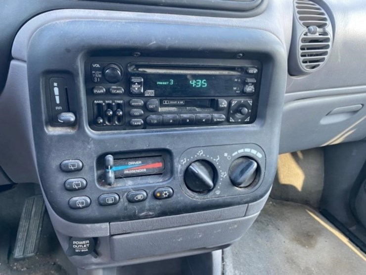 2000-dodge-grand-caravan-image-34