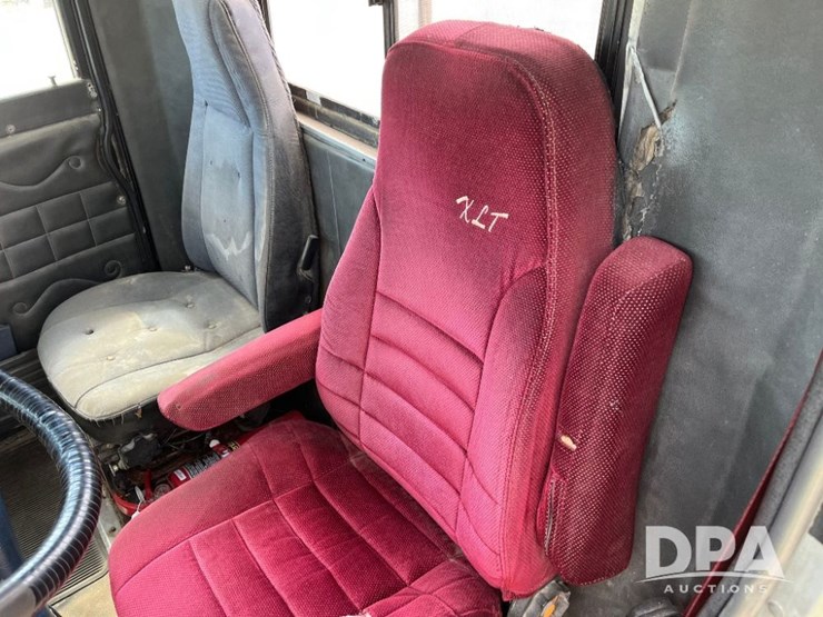 1984-peterbilt-359-image-49