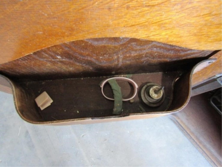 illionois-sewing-machine-co.-new-royal-a-sewing-image-21