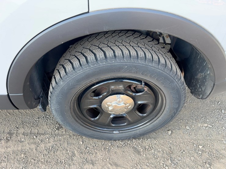 2013-ford-explorer-image-10