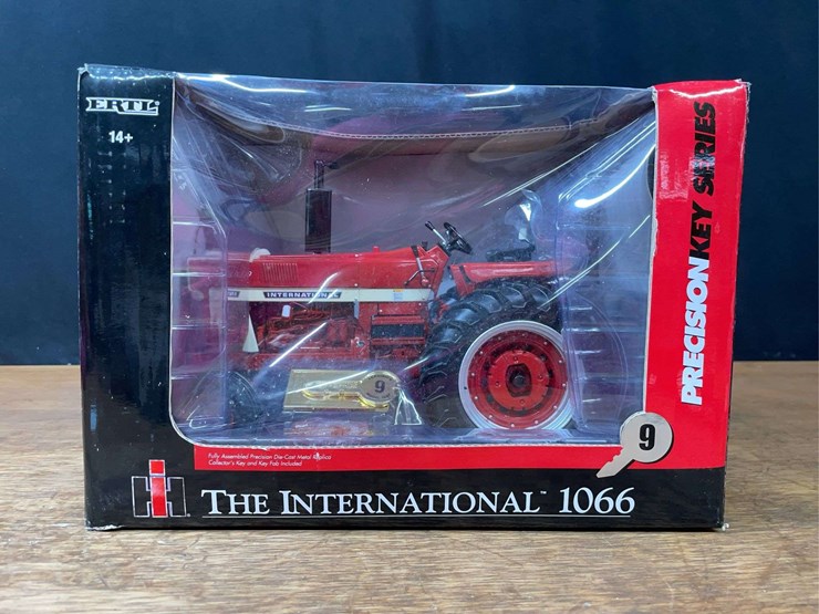 1/16-ih-1066-precision-key-nib-ertl-image-1