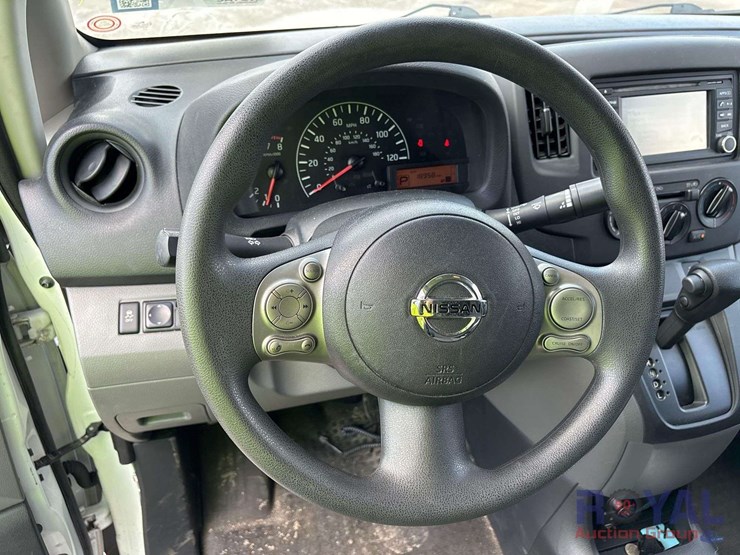 2017-nissan-nv200-image-13
