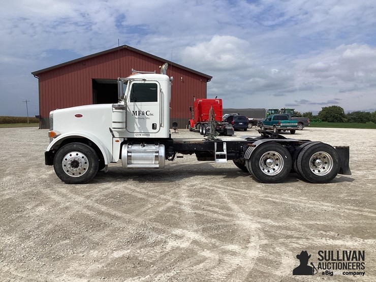 2009-peterbilt-367-image-8