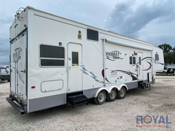 2006-victory-lane-36srv-39ft-tri-axle-5th-wheel-toy-hauler-travel-trailer-image-3